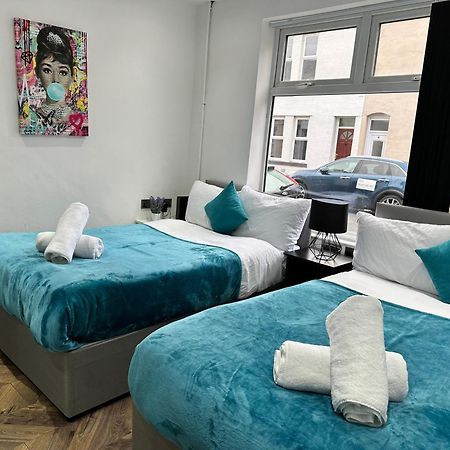 4 Bed 4 Bath House With Free Parking, 5 Mins To Lfc And 15 Mins To City Centre Ливерпуль Экстерьер фото