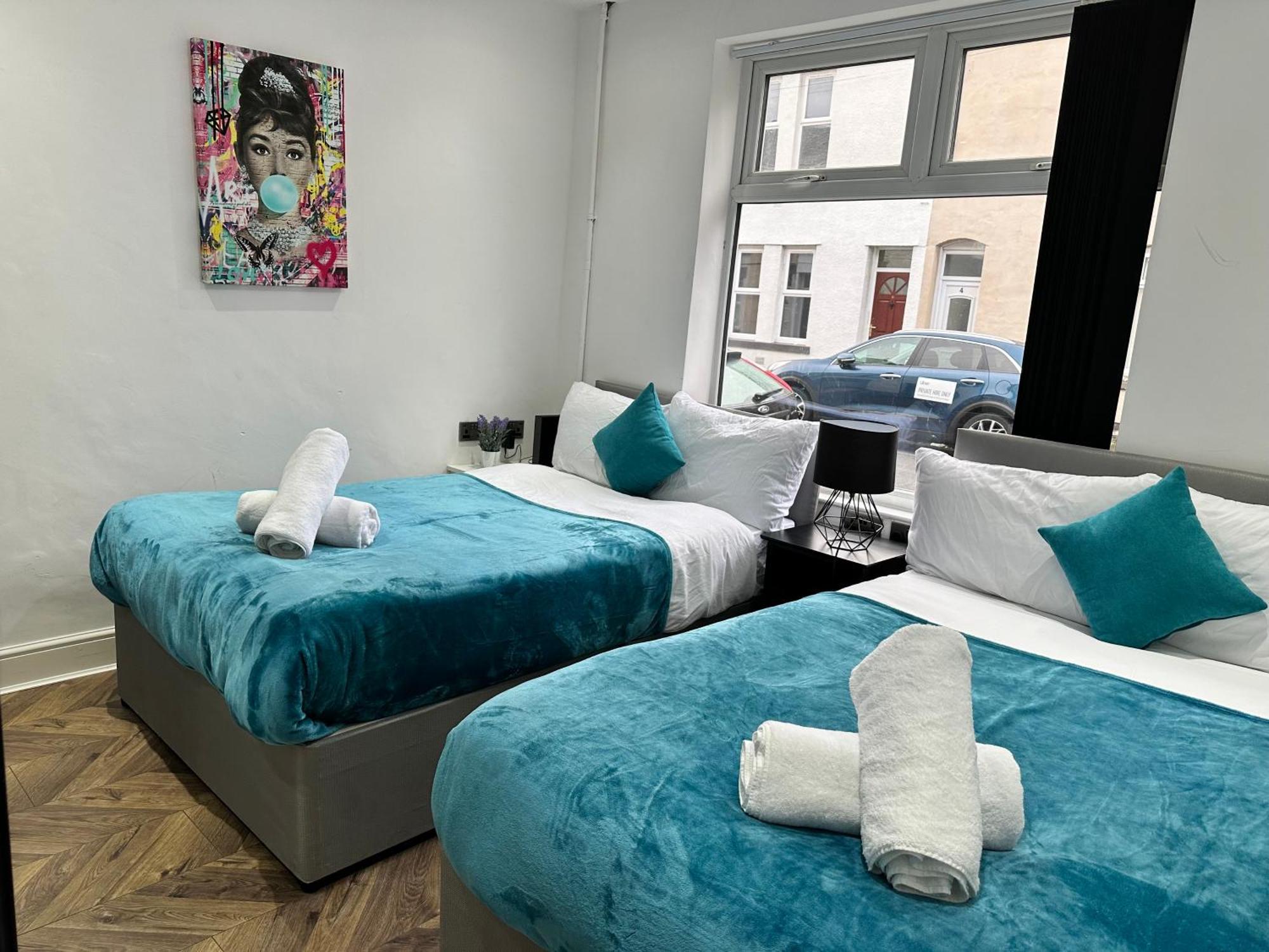 4 Bed 4 Bath House With Free Parking, 5 Mins To Lfc And 15 Mins To City Centre Ливерпуль Экстерьер фото
