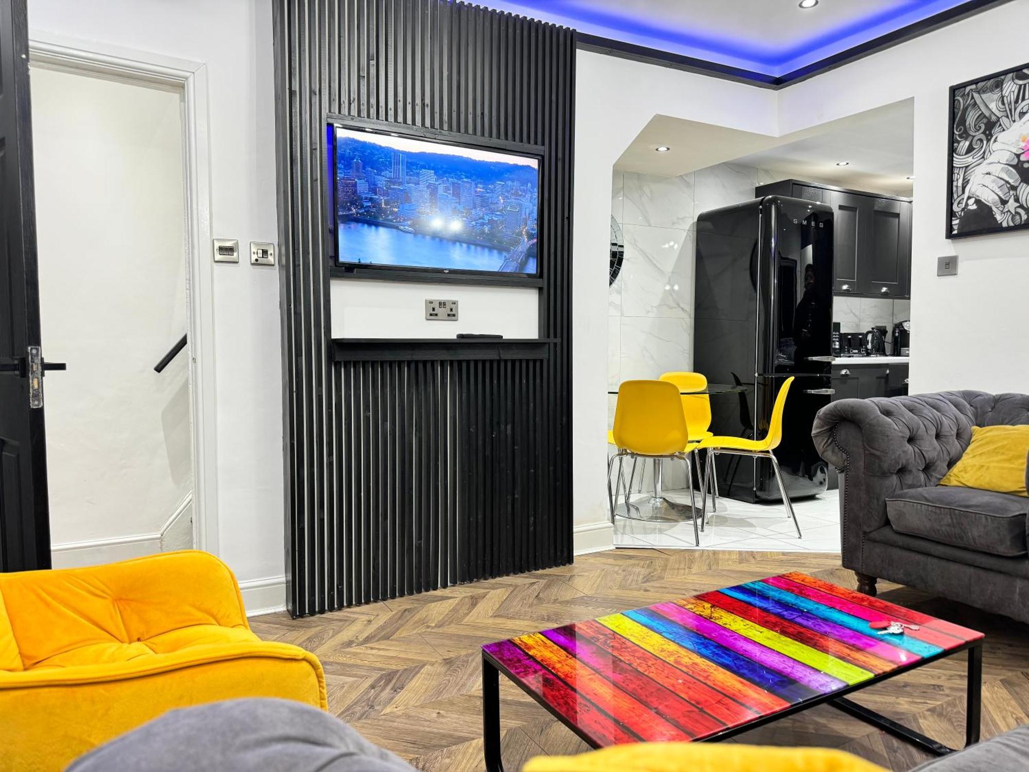 4 Bed 4 Bath House With Free Parking, 5 Mins To Lfc And 15 Mins To City Centre Ливерпуль Экстерьер фото